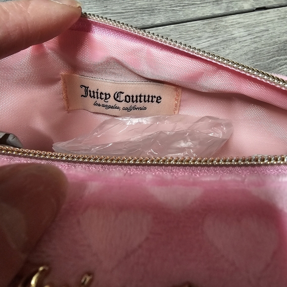 Juicy Couture Pink Soft Velour Heart Toiletry Bag Includes Juicy Couture Bottle - Picture 6 of 11